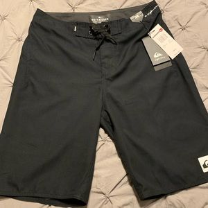 NWT  black quicksilver highline boardshorts 14/28